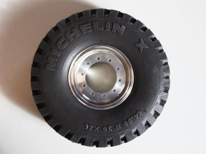 Michelin 14,00 R 20 XZL Vollreifen Maßstab 1:10